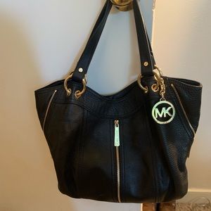 Micheal Kors purse